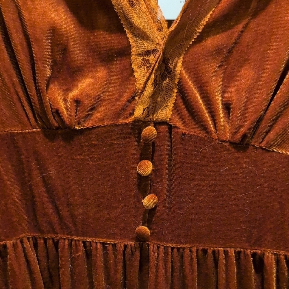 Elegant Velvet Dress in Rich Rust-Brown - Picture 5 of 10